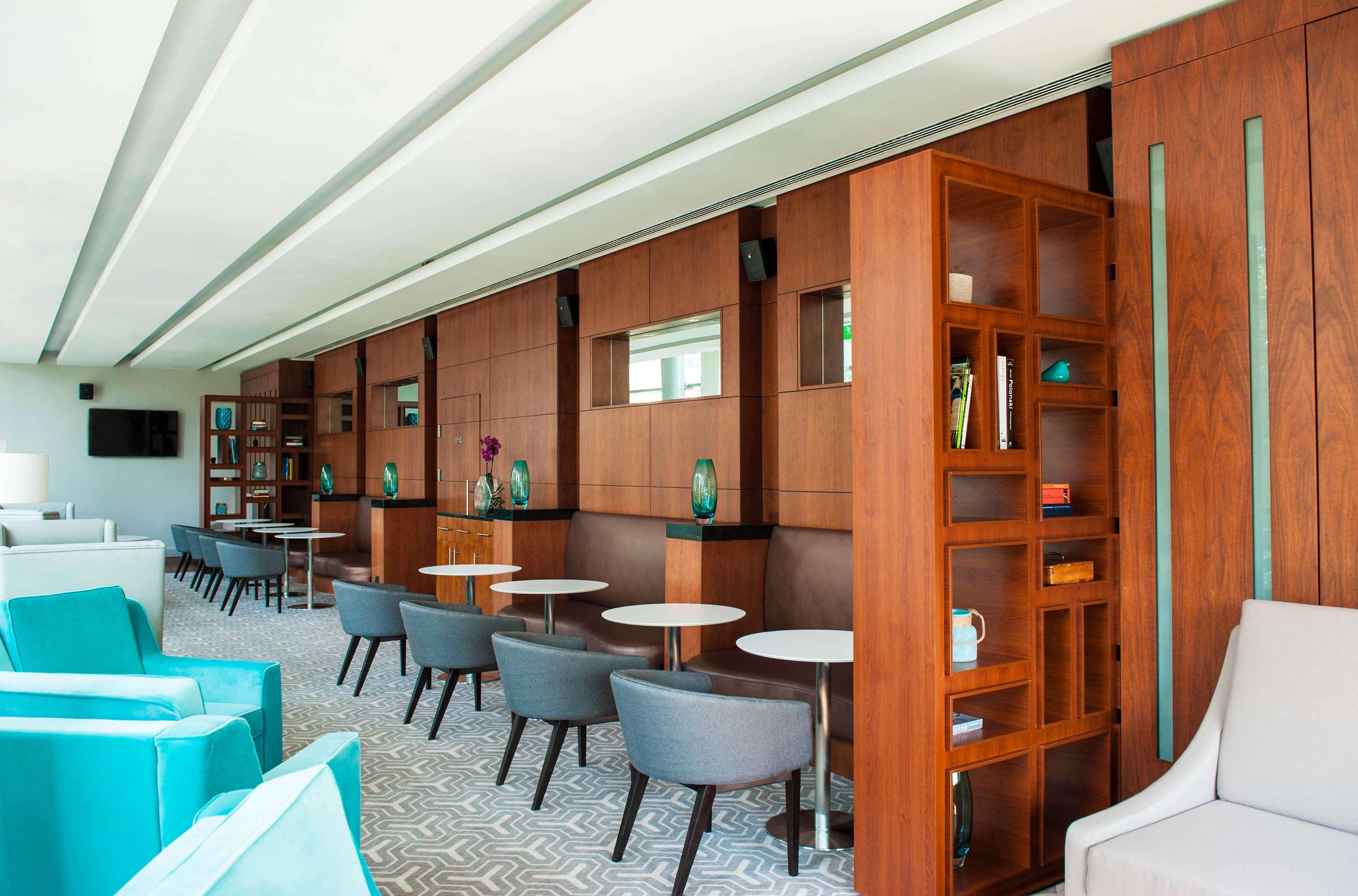 Hilton Warsaw City Hotel エクステリア 写真