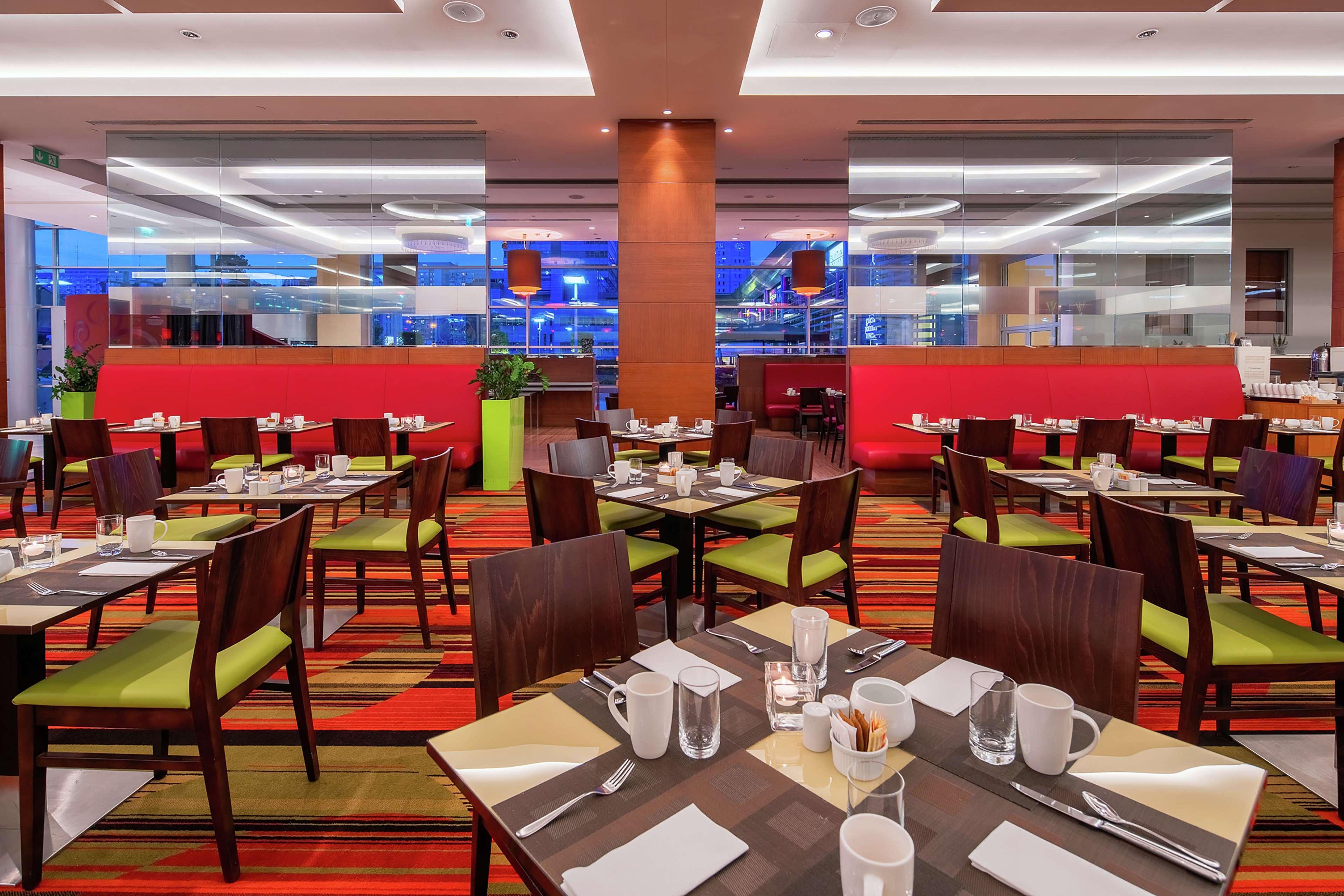 Hilton Warsaw City Hotel エクステリア 写真