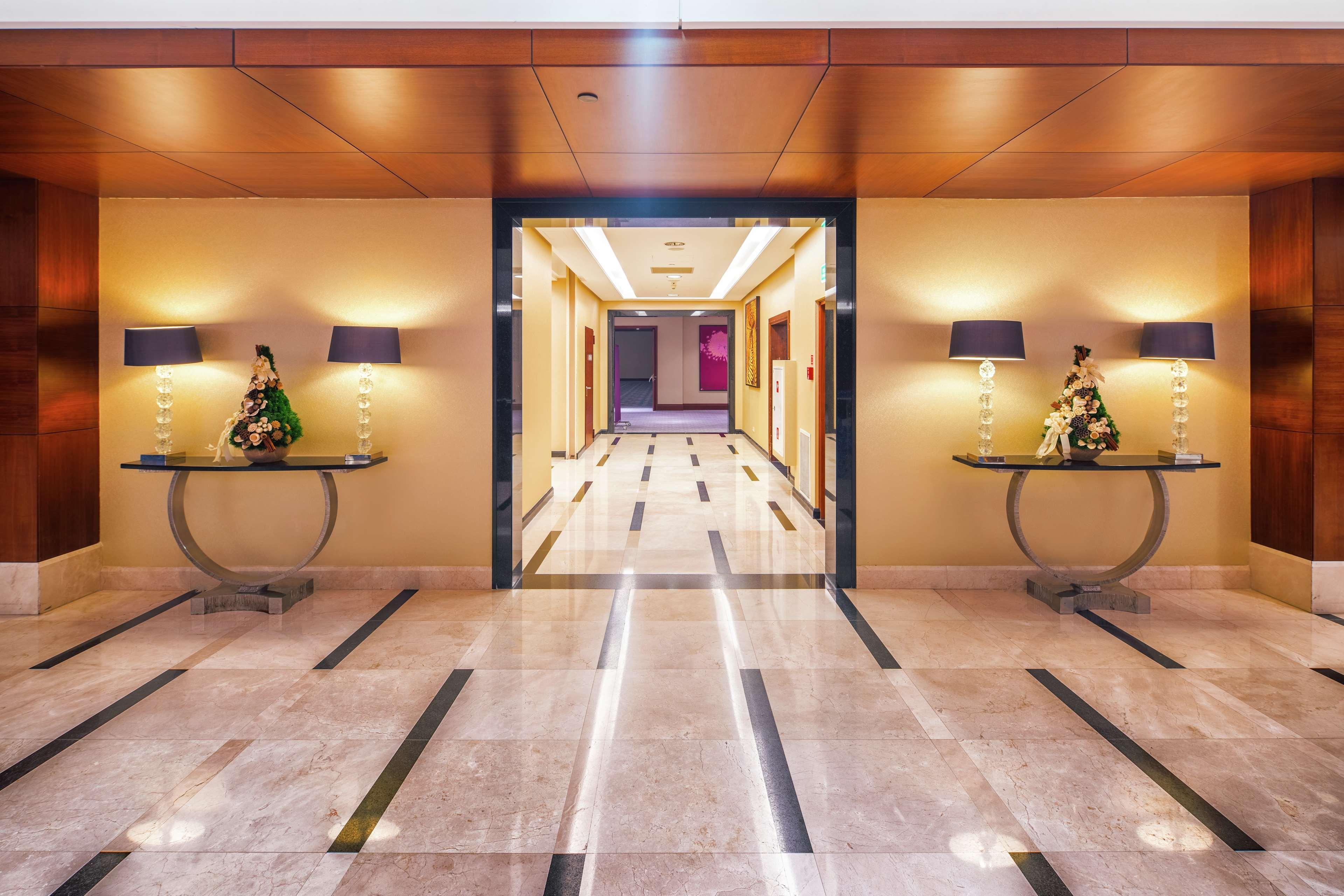 Hilton Warsaw City Hotel エクステリア 写真