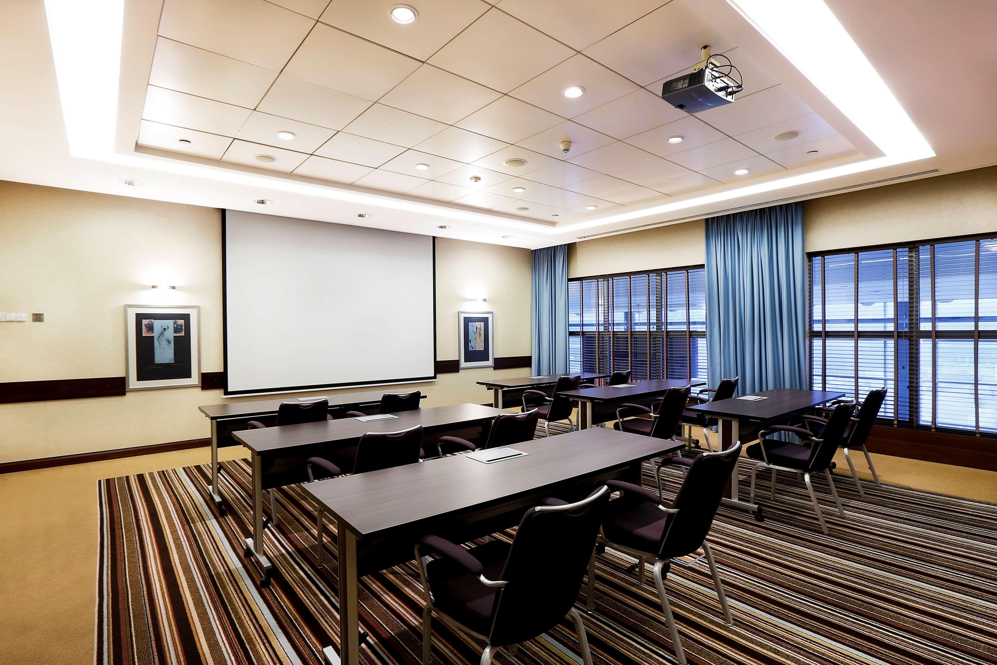 Hilton Warsaw City Hotel エクステリア 写真