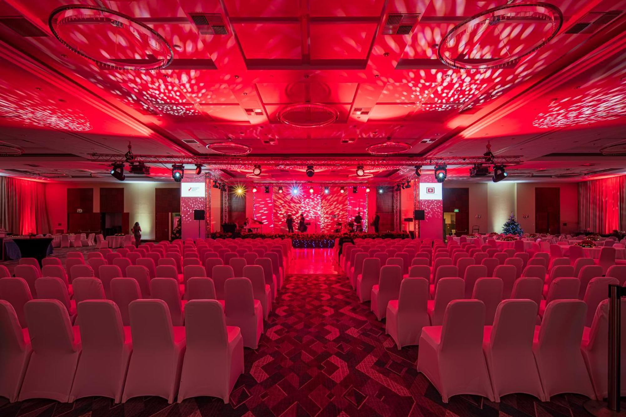 Hilton Warsaw City Hotel エクステリア 写真