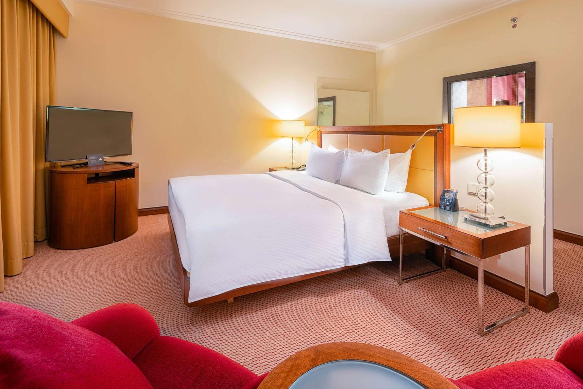 Hilton Warsaw City Hotel エクステリア 写真