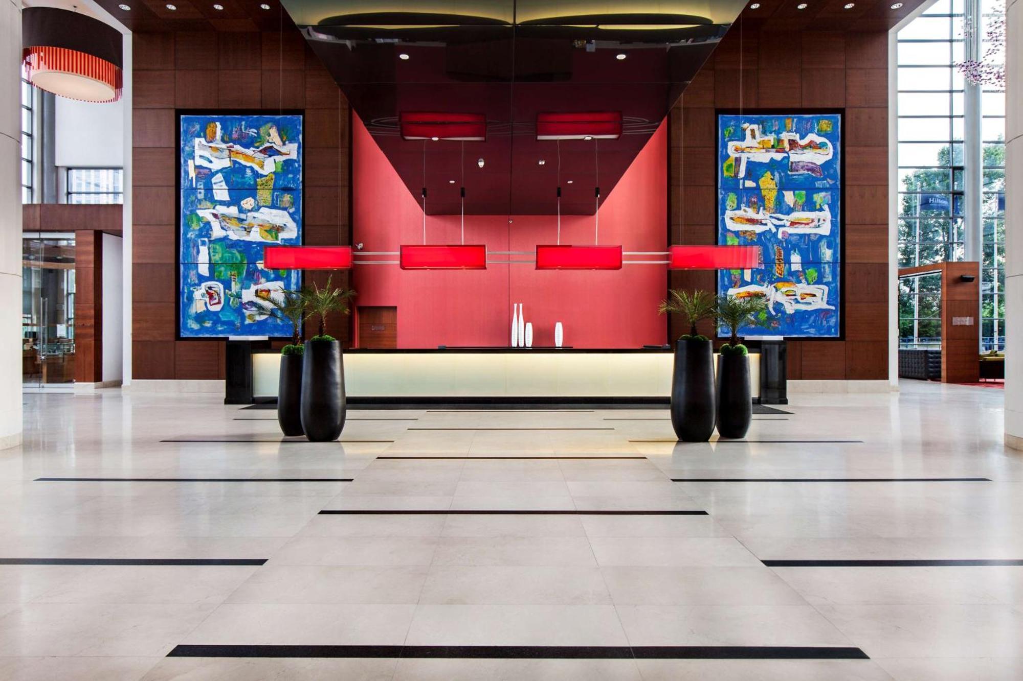 Hilton Warsaw City Hotel エクステリア 写真