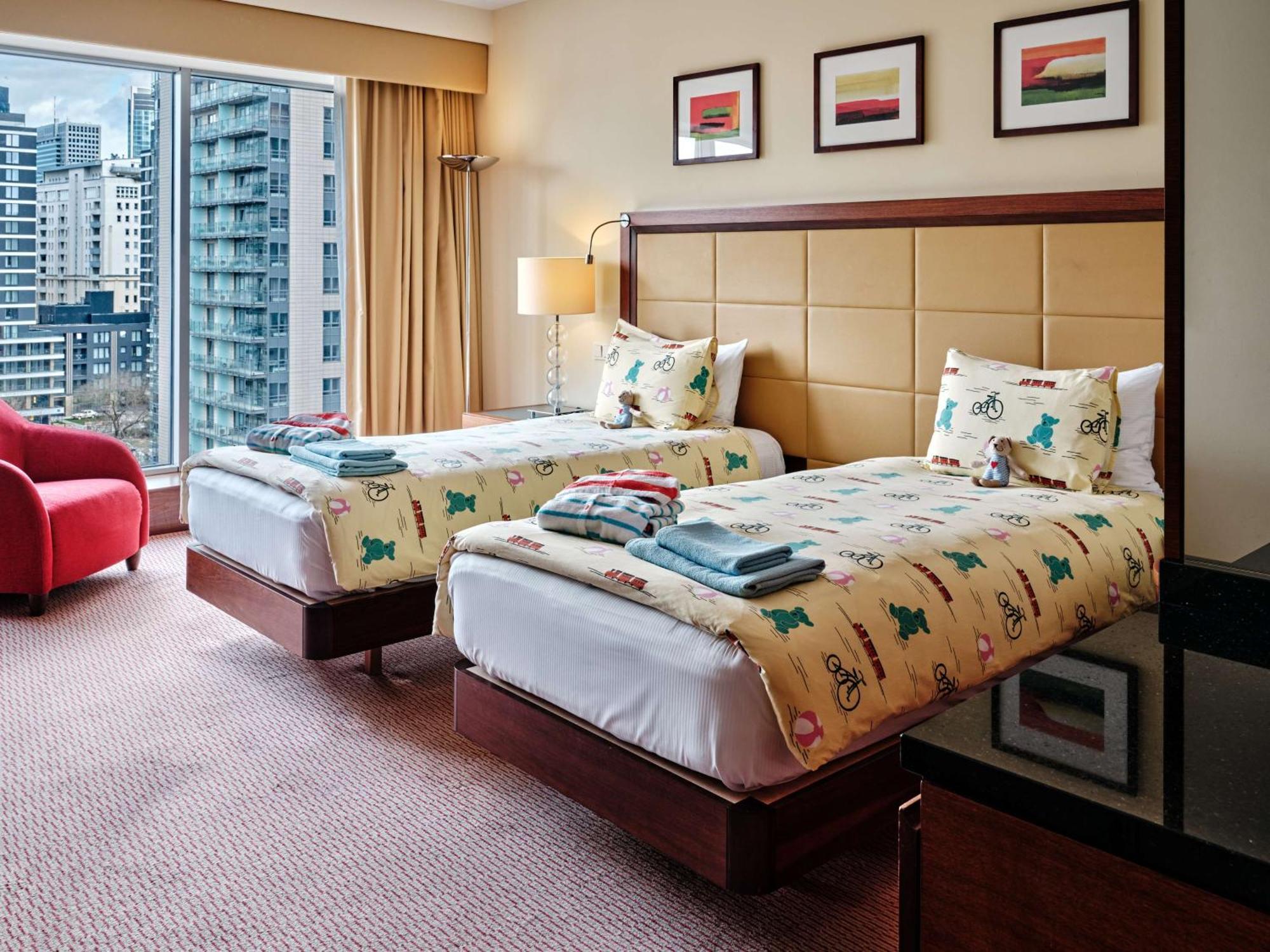 Hilton Warsaw City Hotel エクステリア 写真